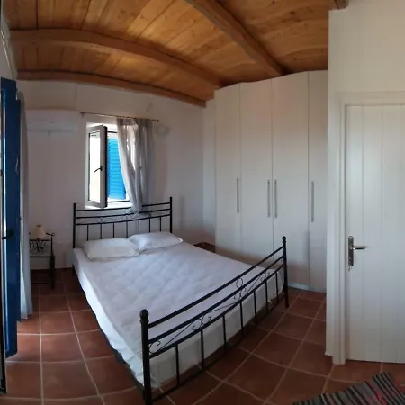 Apartment Filanthis *